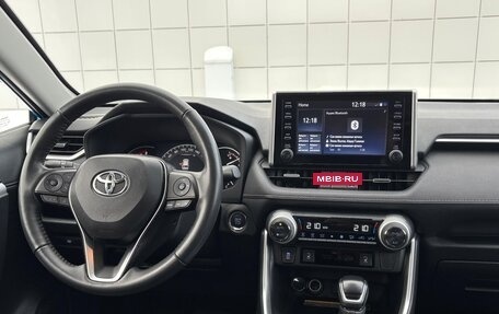 Toyota RAV4, 2021 год, 3 470 000 рублей, 9 фотография