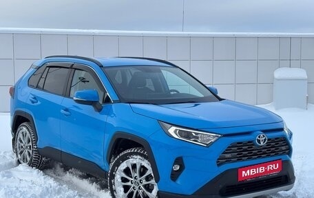 Toyota RAV4, 2021 год, 3 470 000 рублей, 3 фотография