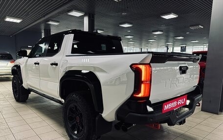 Toyota Tacoma, 2024 год, 14 471 414 рублей, 10 фотография