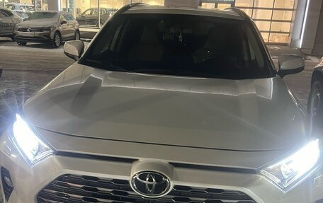 Toyota RAV4, 2020 год, 3 550 000 рублей, 1 фотография