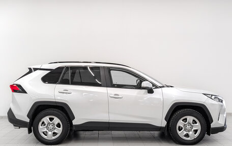 Toyota RAV4, 2021 год, 3 475 000 рублей, 4 фотография