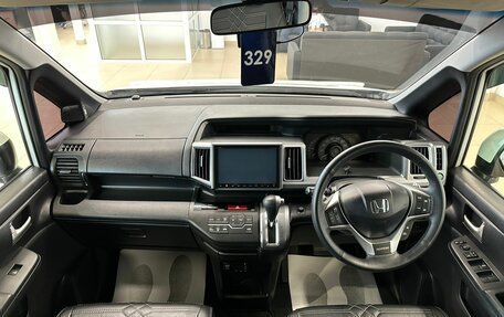 Honda Stepwgn IV, 2014 год, 2 299 999 рублей, 16 фотография