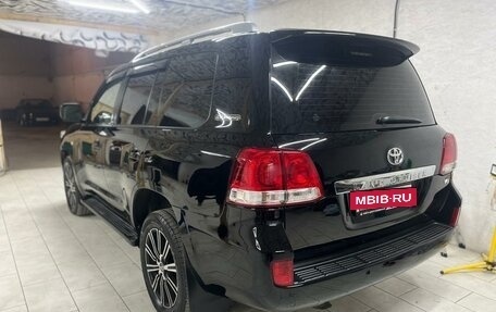 Toyota Land Cruiser 200, 2011 год, 3 470 000 рублей, 2 фотография