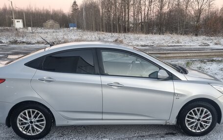 Hyundai Solaris II рестайлинг, 2013 год, 600 000 рублей, 2 фотография