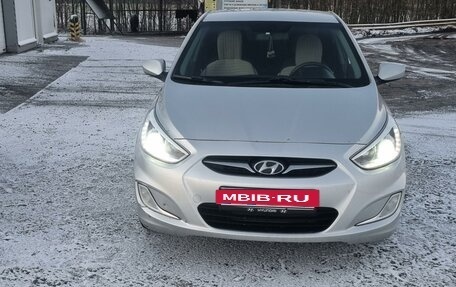 Hyundai Solaris II рестайлинг, 2013 год, 600 000 рублей, 14 фотография