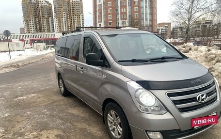 Hyundai H-1 II рестайлинг, 2015 год, 2 380 000 рублей, 7 фотография