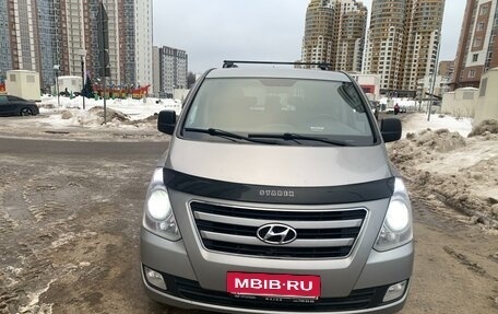 Hyundai H-1 II рестайлинг, 2015 год, 2 380 000 рублей, 6 фотография