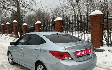 Hyundai Solaris II рестайлинг, 2011 год, 800 000 рублей, 4 фотография