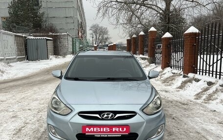 Hyundai Solaris II рестайлинг, 2011 год, 800 000 рублей, 8 фотография