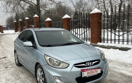 Hyundai Solaris II рестайлинг, 2011 год, 800 000 рублей, 13 фотография