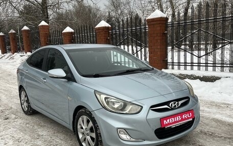 Hyundai Solaris II рестайлинг, 2011 год, 800 000 рублей, 14 фотография