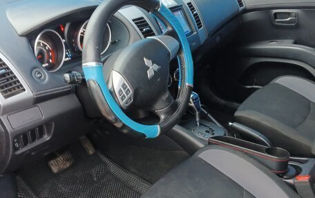 Mitsubishi Outlander III рестайлинг 3, 2010 год, 1 300 000 рублей, 16 фотография