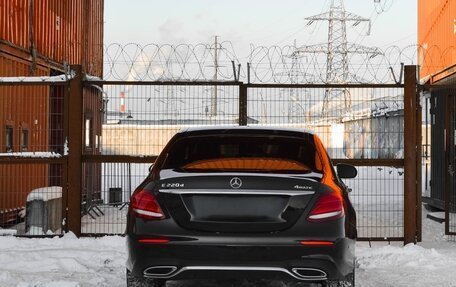 Mercedes-Benz E-Класс, 2018 год, 3 149 000 рублей, 5 фотография