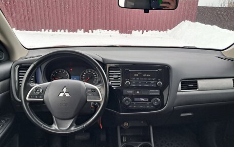 Mitsubishi Outlander III рестайлинг 3, 2013 год, 1 470 000 рублей, 11 фотография