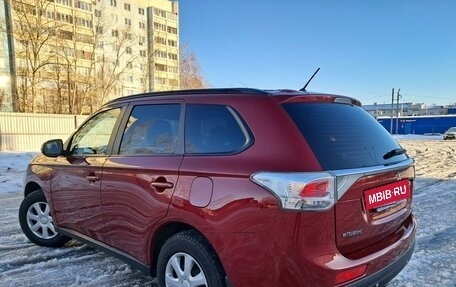 Mitsubishi Outlander III рестайлинг 3, 2013 год, 1 470 000 рублей, 8 фотография