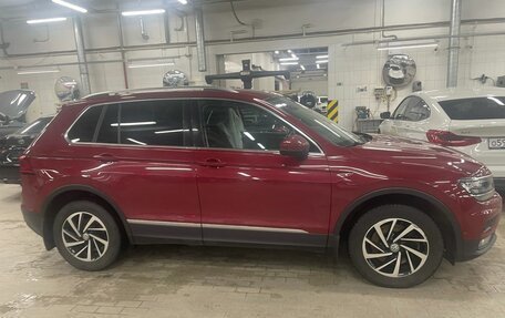 Volkswagen Tiguan II, 2018 год, 3 150 000 рублей, 6 фотография