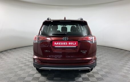 Toyota RAV4, 2018 год, 2 440 000 рублей, 6 фотография