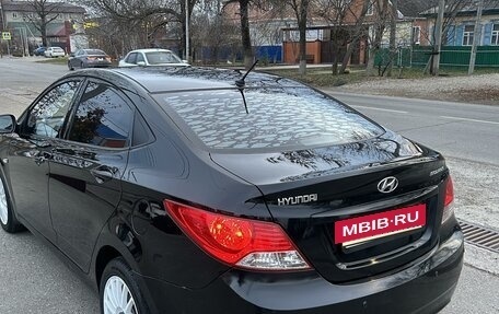 Hyundai Solaris II рестайлинг, 2011 год, 900 000 рублей, 5 фотография