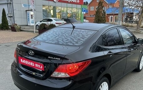 Hyundai Solaris II рестайлинг, 2011 год, 900 000 рублей, 4 фотография