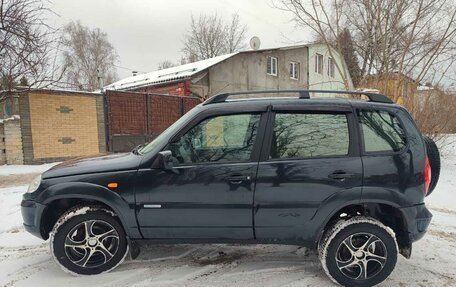 Chevrolet Niva I рестайлинг, 2010 год, 485 000 рублей, 3 фотография