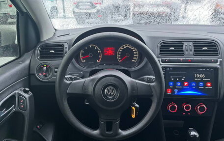 Volkswagen Polo VI (EU Market), 2013 год, 845 000 рублей, 15 фотография