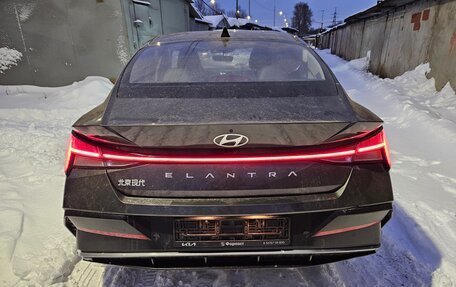 Hyundai Elantra, 2023 год, 999 999 рублей, 2 фотография