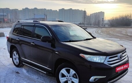 Toyota Highlander III, 2013 год, 2 300 000 рублей, 3 фотография