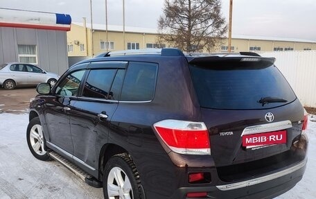 Toyota Highlander III, 2013 год, 2 300 000 рублей, 5 фотография