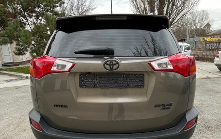 Toyota RAV4, 2015 год, 2 800 000 рублей, 5 фотография