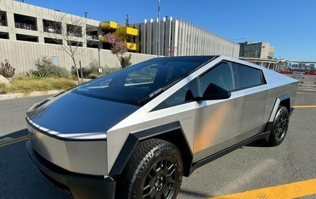 Tesla Cybertruck, 2024 год, 30 499 000 рублей, 3 фотография