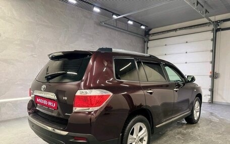 Toyota Highlander III, 2013 год, 2 511 000 рублей, 8 фотография