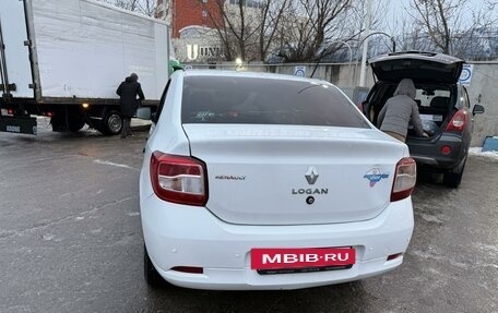 Renault Logan II, 2015 год, 490 000 рублей, 3 фотография