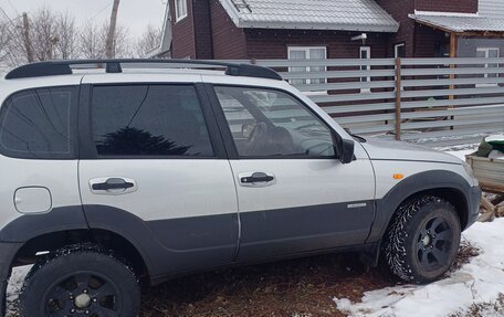 Chevrolet Niva I рестайлинг, 2011 год, 460 000 рублей, 2 фотография