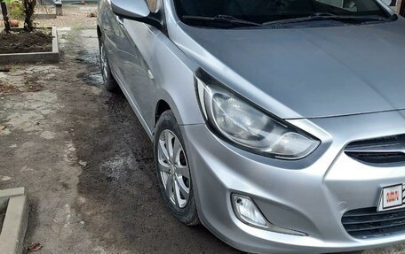 Hyundai Solaris II рестайлинг, 2011 год, 799 000 рублей, 2 фотография