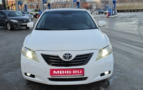 Toyota Camry, 2010 год, 850 000 рублей, 2 фотография