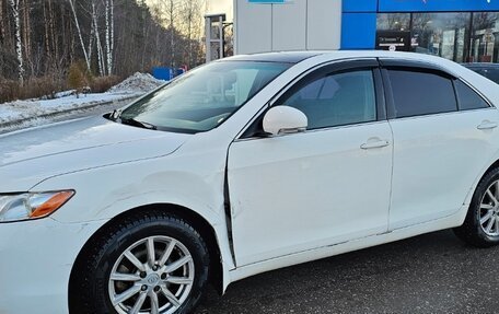 Toyota Camry, 2010 год, 850 000 рублей, 6 фотография