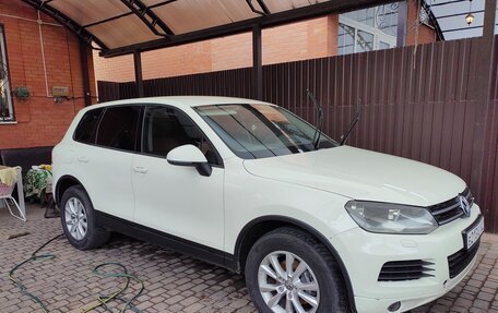 Volkswagen Touareg III, 2011 год, 1 700 000 рублей, 10 фотография