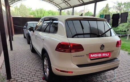 Volkswagen Touareg III, 2011 год, 1 700 000 рублей, 6 фотография