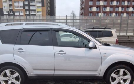 Mitsubishi Outlander III рестайлинг 3, 2008 год, 1 350 000 рублей, 2 фотография