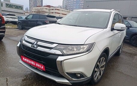 Mitsubishi Outlander III рестайлинг 3, 2018 год, 2 397 000 рублей, 2 фотография