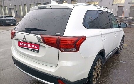 Mitsubishi Outlander III рестайлинг 3, 2018 год, 2 397 000 рублей, 3 фотография