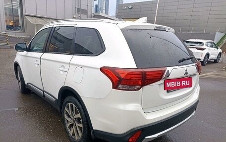 Mitsubishi Outlander III рестайлинг 3, 2018 год, 2 397 000 рублей, 20 фотография