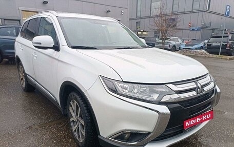 Mitsubishi Outlander III рестайлинг 3, 2018 год, 2 397 000 рублей, 25 фотография