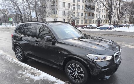 BMW X5, 2021 год, 9 790 000 рублей, 2 фотография