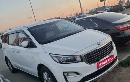 KIA Carnival III, 2019 год, 2 790 000 рублей, 2 фотография