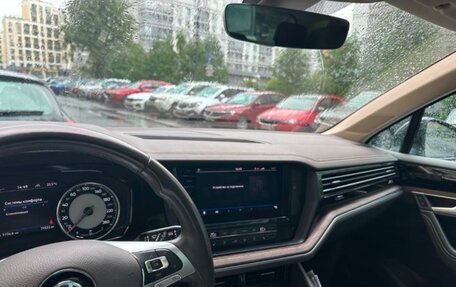 Volkswagen Touareg III, 2018 год, 5 700 000 рублей, 3 фотография