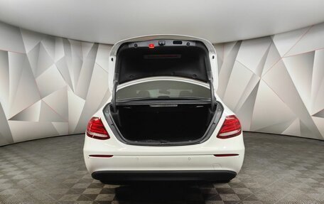 Mercedes-Benz E-Класс, 2019 год, 1 990 000 рублей, 16 фотография