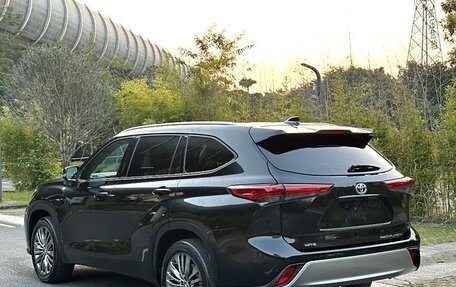 Toyota Highlander, 2022 год, 4 450 000 рублей, 1 фотография