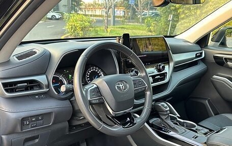 Toyota Highlander, 2022 год, 4 450 000 рублей, 10 фотография