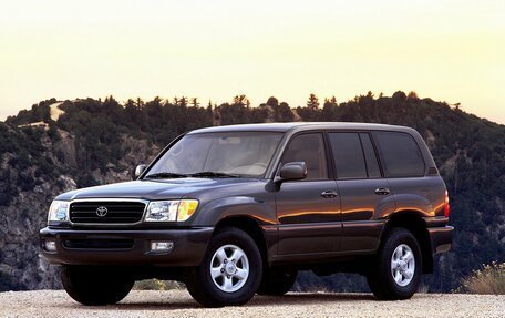 Toyota Land Cruiser 100 рестайлинг 2, 1999 год, 2 050 000 рублей, 1 фотография